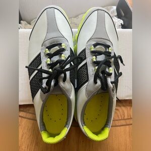 Foot Joy- Junior- Size 6 medium